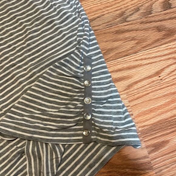 Democracy Cold Shoulder Top, 3/4 sleeves, soft, grey white stripes, medium - Picture 4 of 7